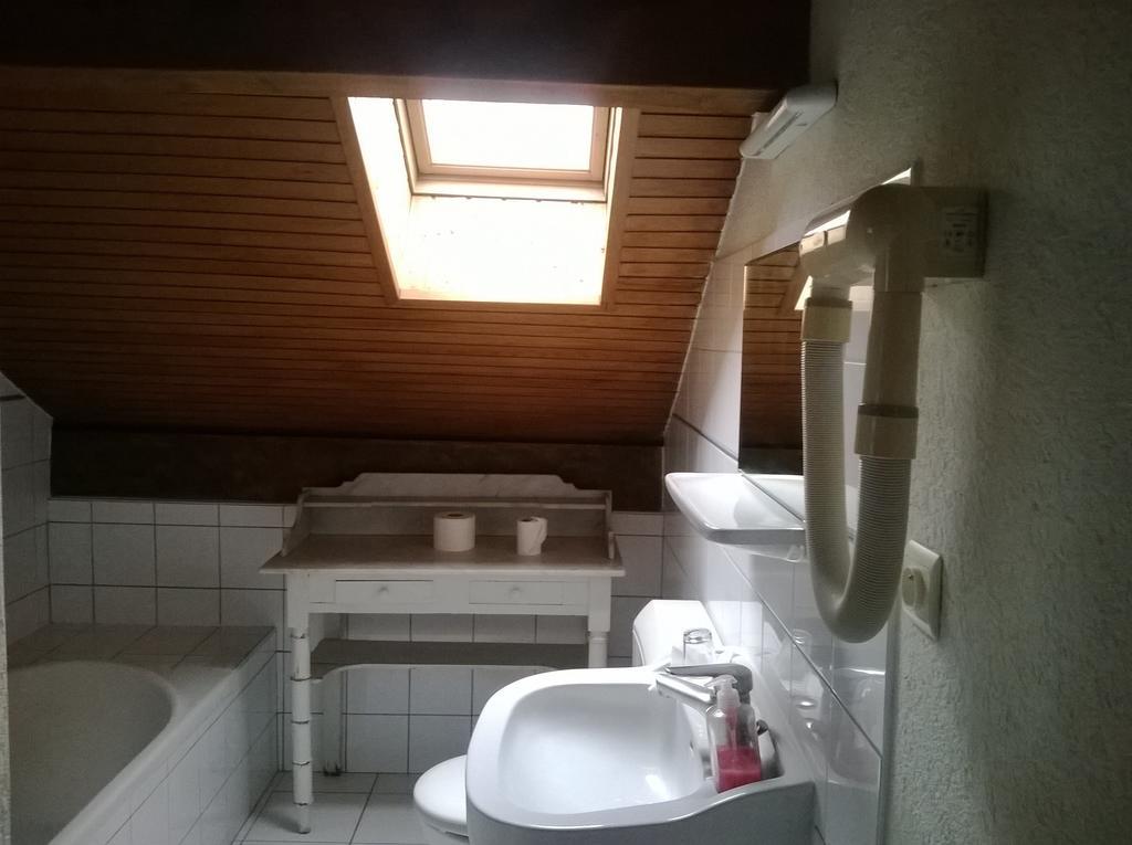 Chambre d'hôte l'Etringa Châtel Chambre photo